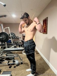 Need some company hit my dms lol