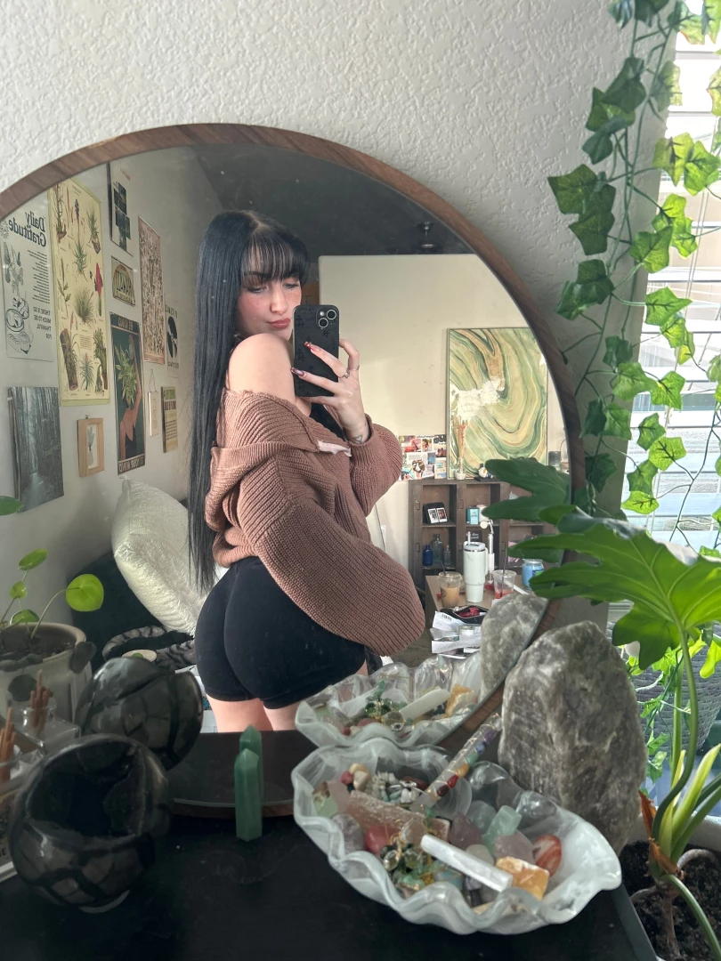 Live tonight i am going live on here at 8pm mst 2 hours from now you 