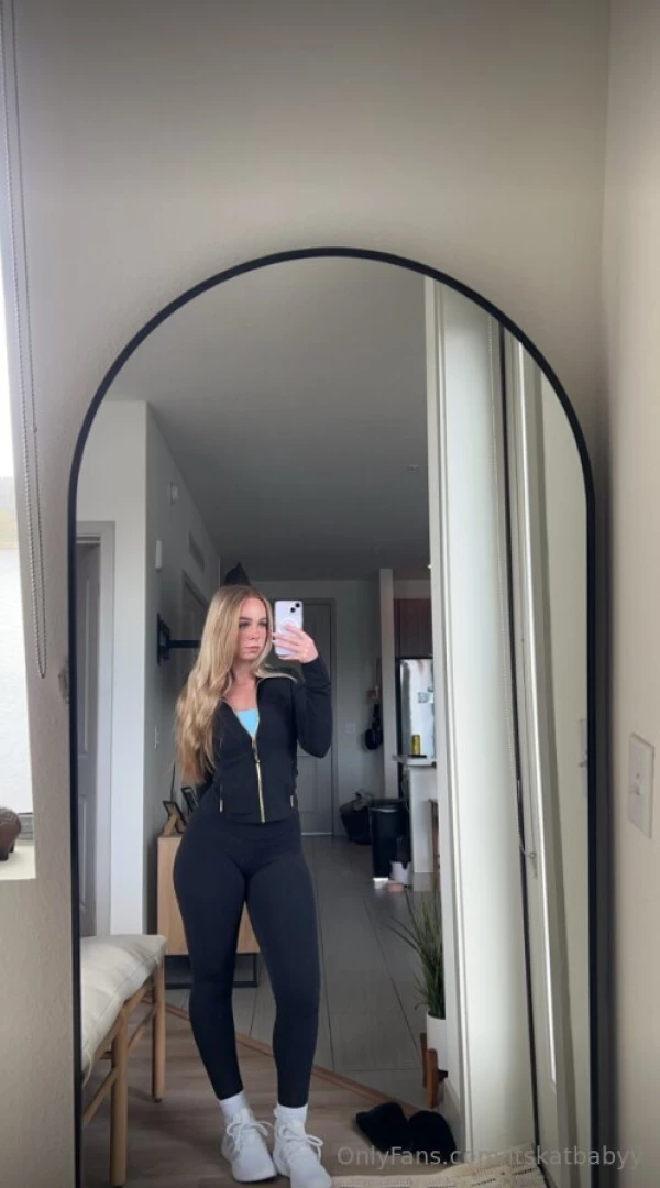 Go subscribe to my bestie shaybri she is so pretty and loves to have 