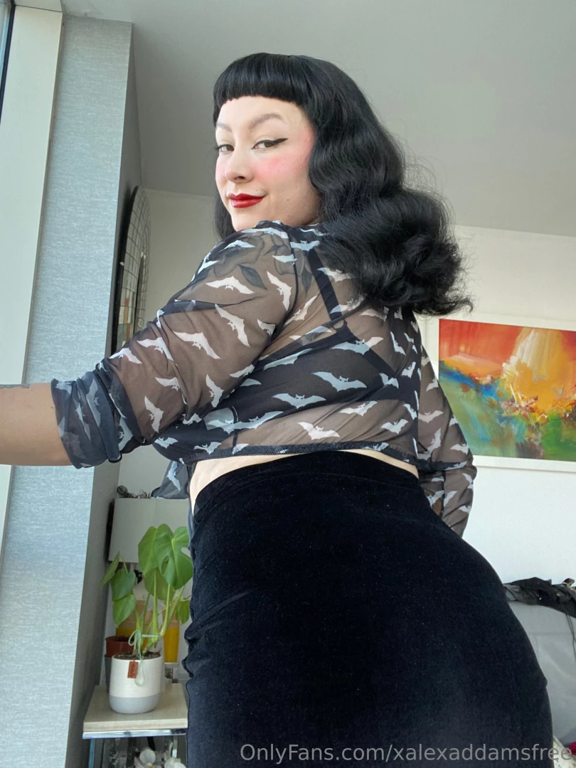 If you re seeing this send me your cock on xalexaddams for a free part 1 