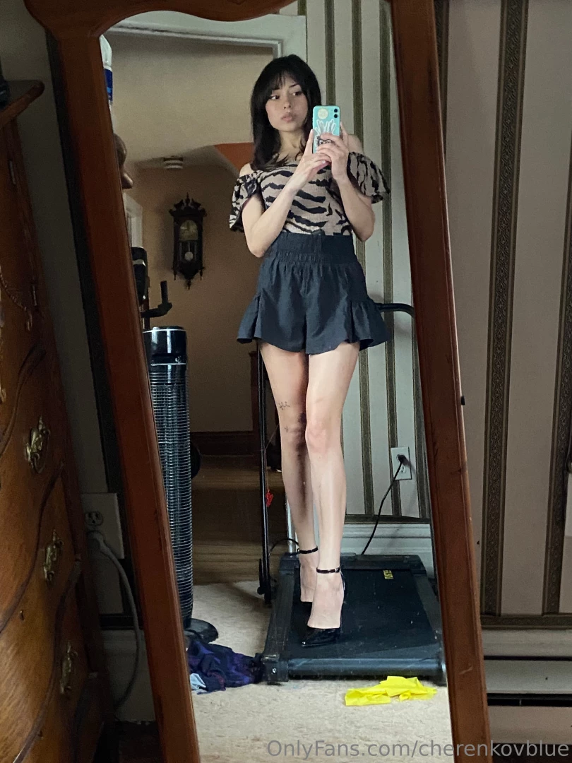 Like mah outfit also yes that is my car part 7 