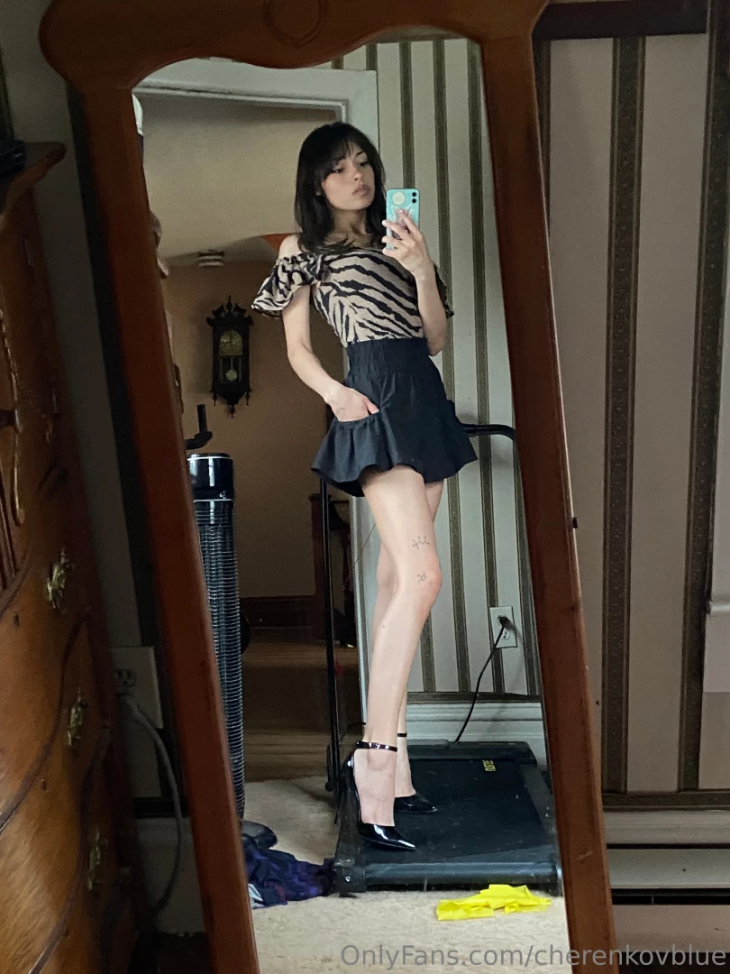 Like mah outfit also yes that is my car part 1 