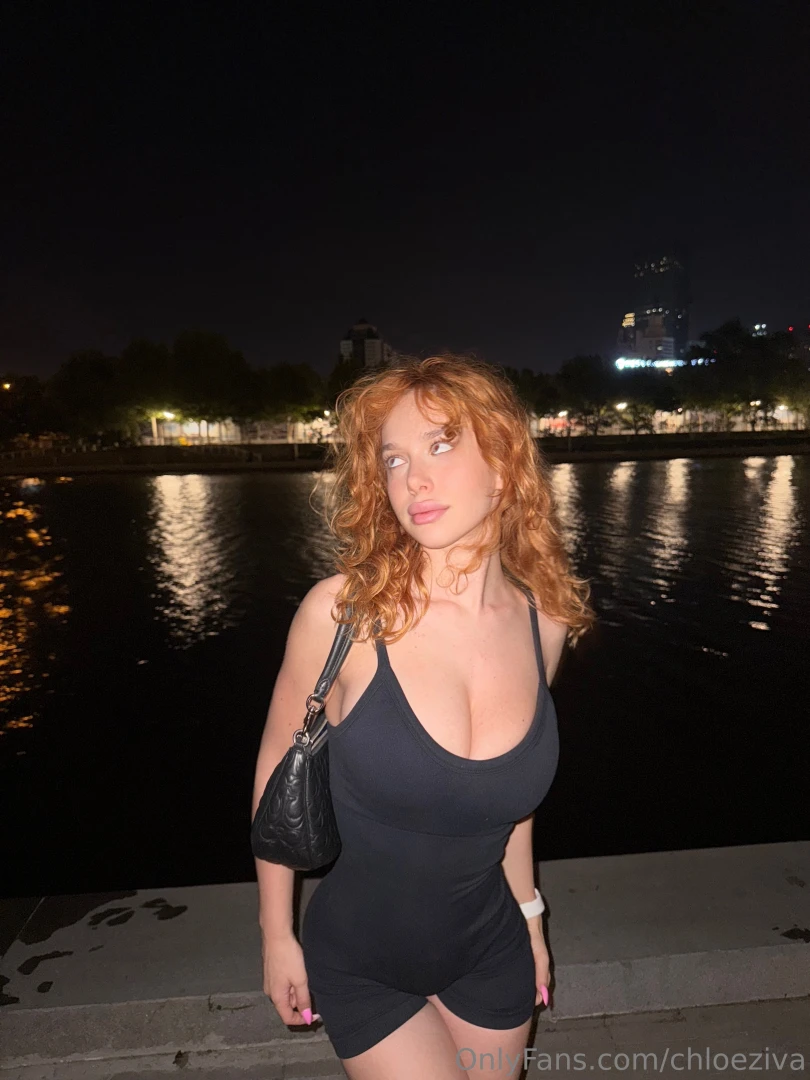 It s hard to draw attention to yourself when you re so beautiful in 