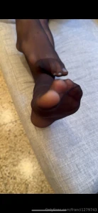 28 foto del video fatto da una mia amica dove solo in camicia e