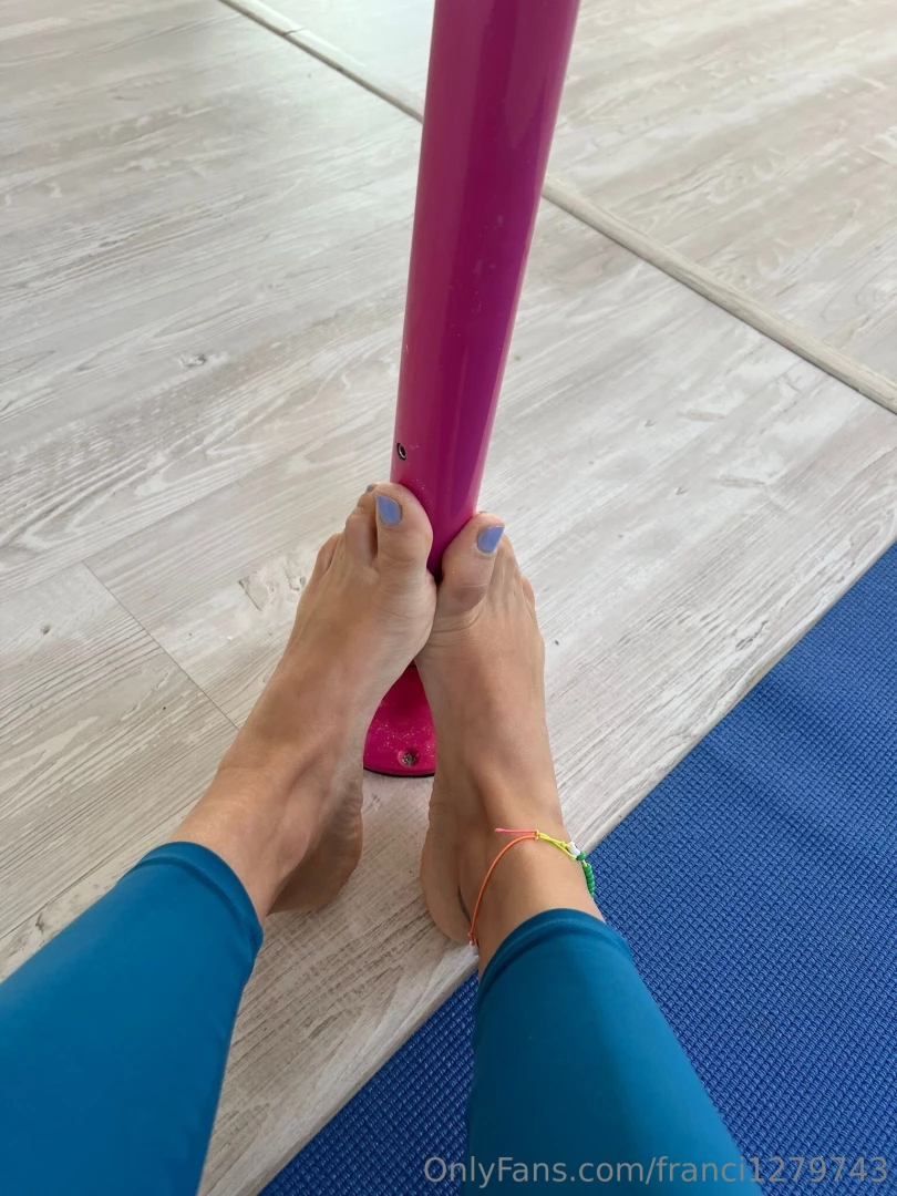 1pole dance 