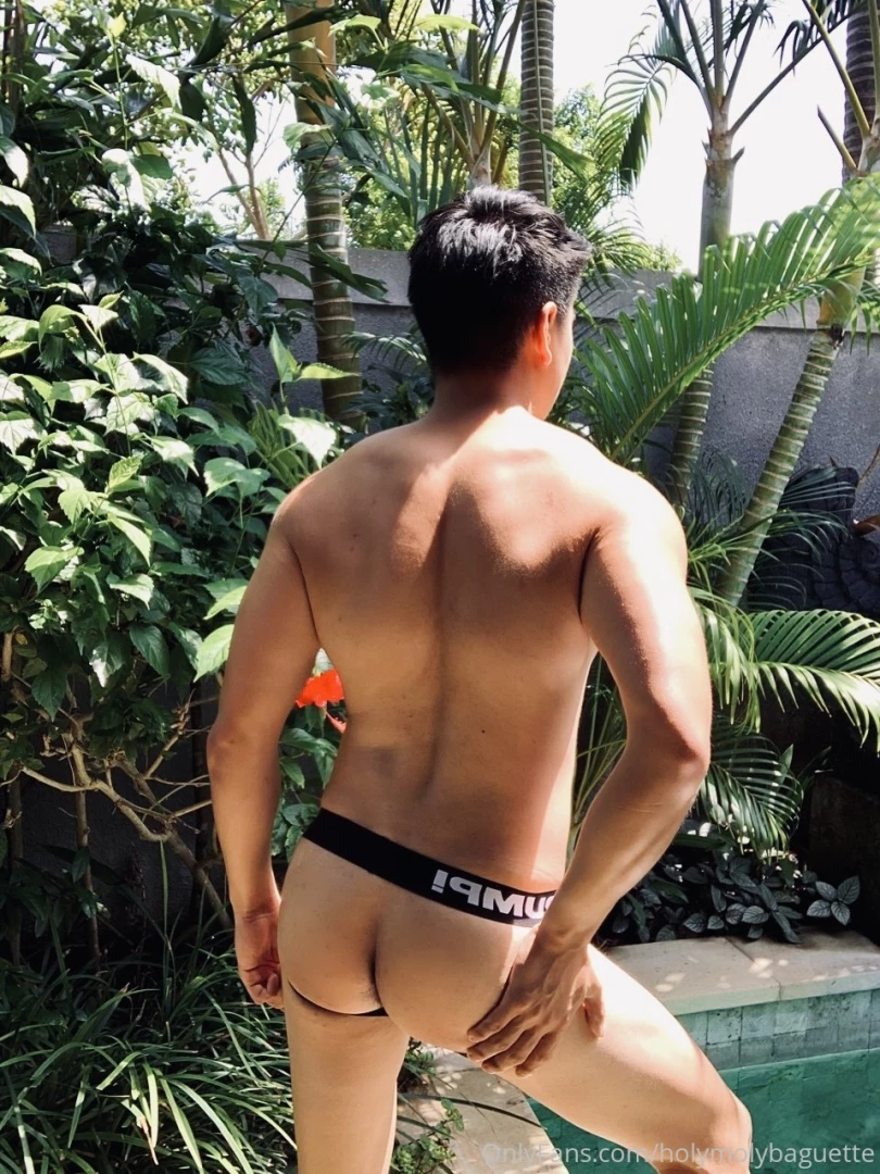 Do you wanna fuck with me in the pool 