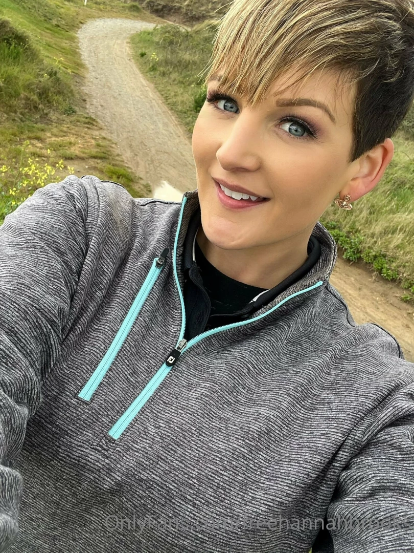 Out getting those steps in i hope you are having a great day xxx 
