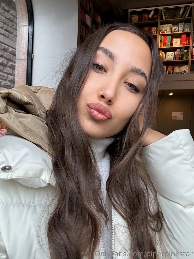 I m online and horny will you send me a pic of your cock 