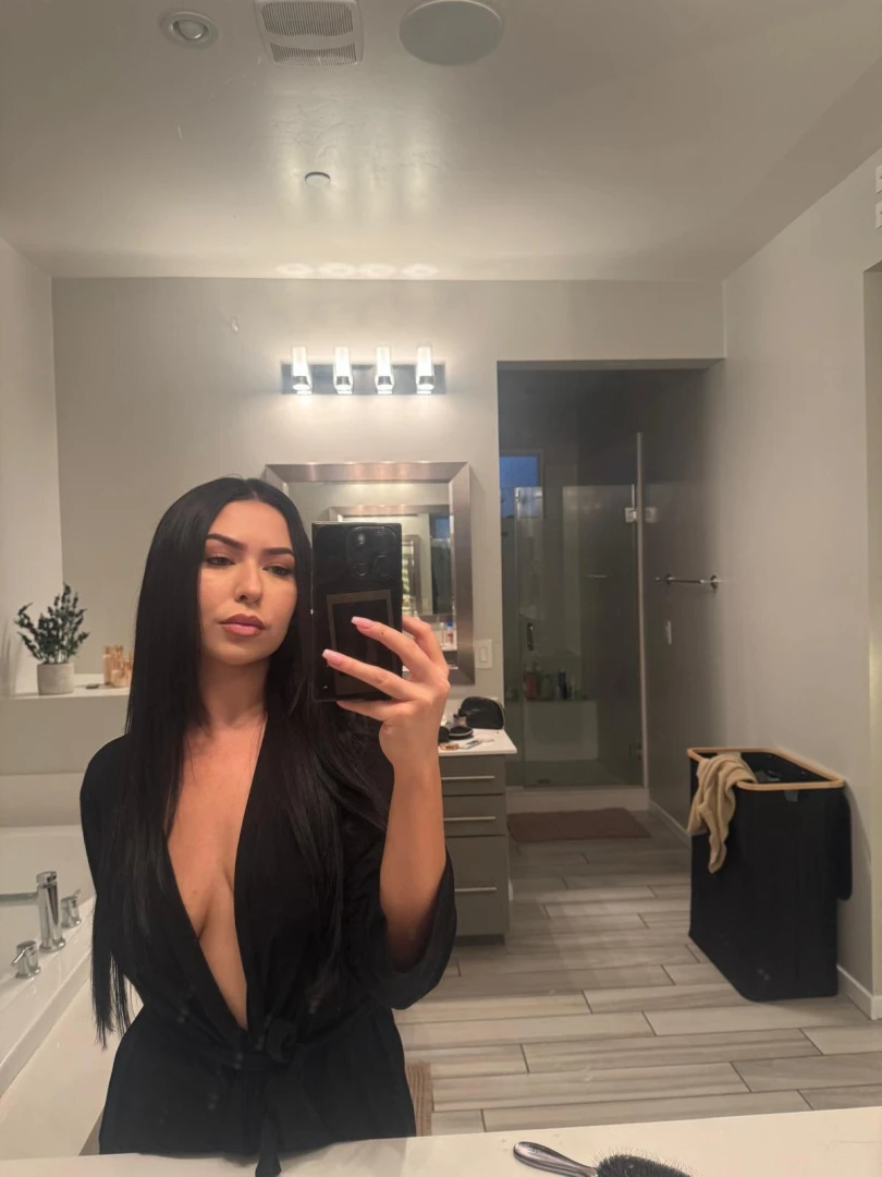 I m going live tonight 8pm pst 