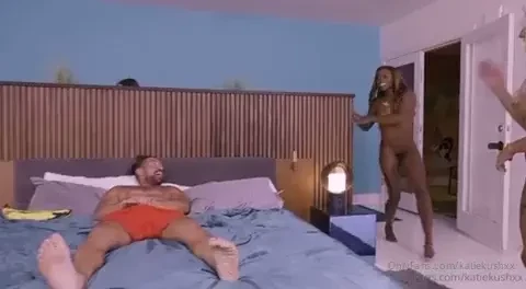 My friends and i were so horny i had to share my sneaky link with them 