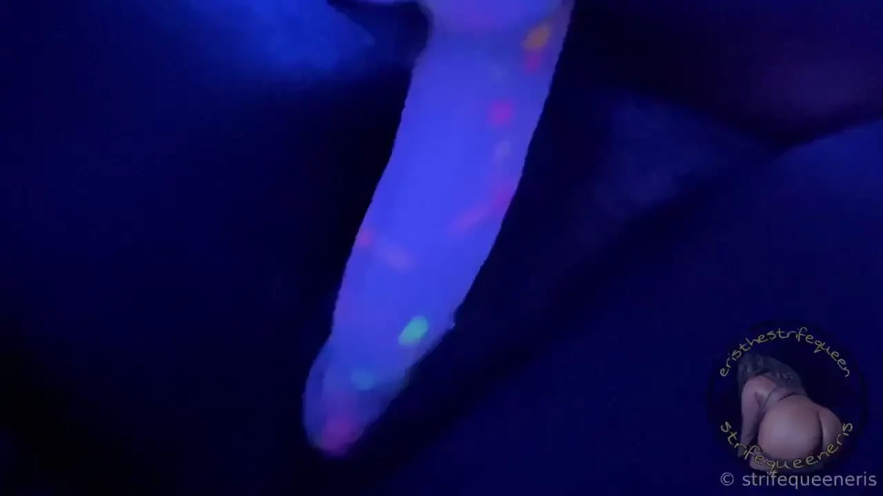 My fat tight pussy is begging to be bred would you just watch or do 