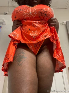 Let s watch scary movies if you get scared you can hide in my coochie part 1