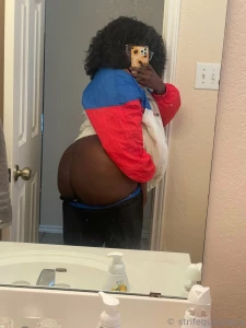 Pulled my leggings down so you can bend me over in the mirror part 1