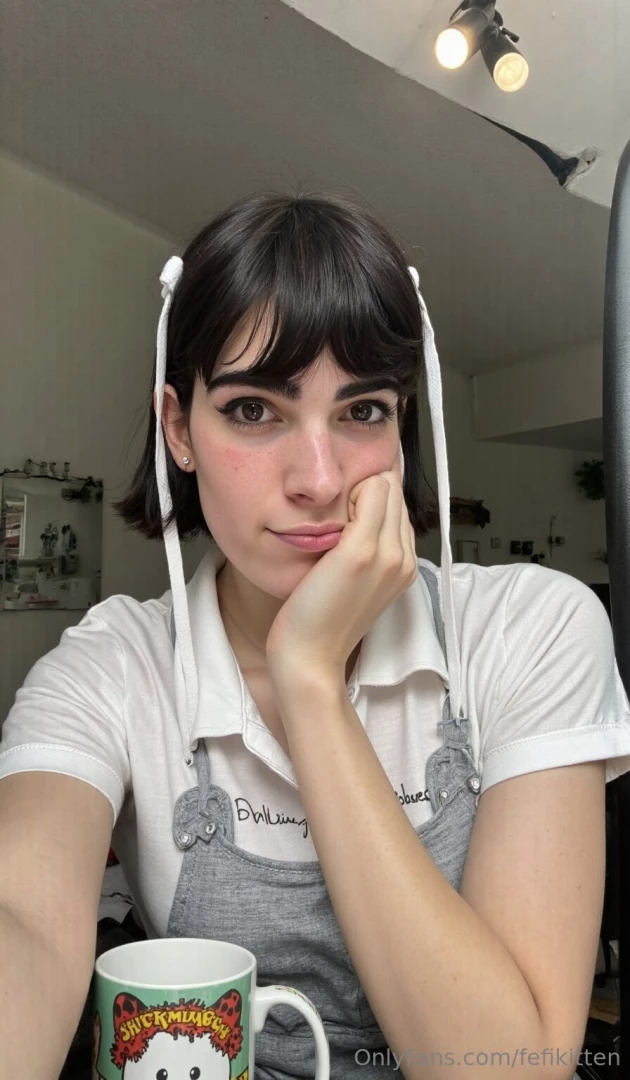 Waitingg for you to slide in my dms and take me on a coffee date 