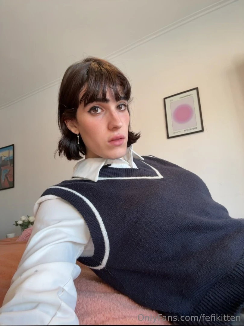 Do i look like a good girl or the kind who gets detention 