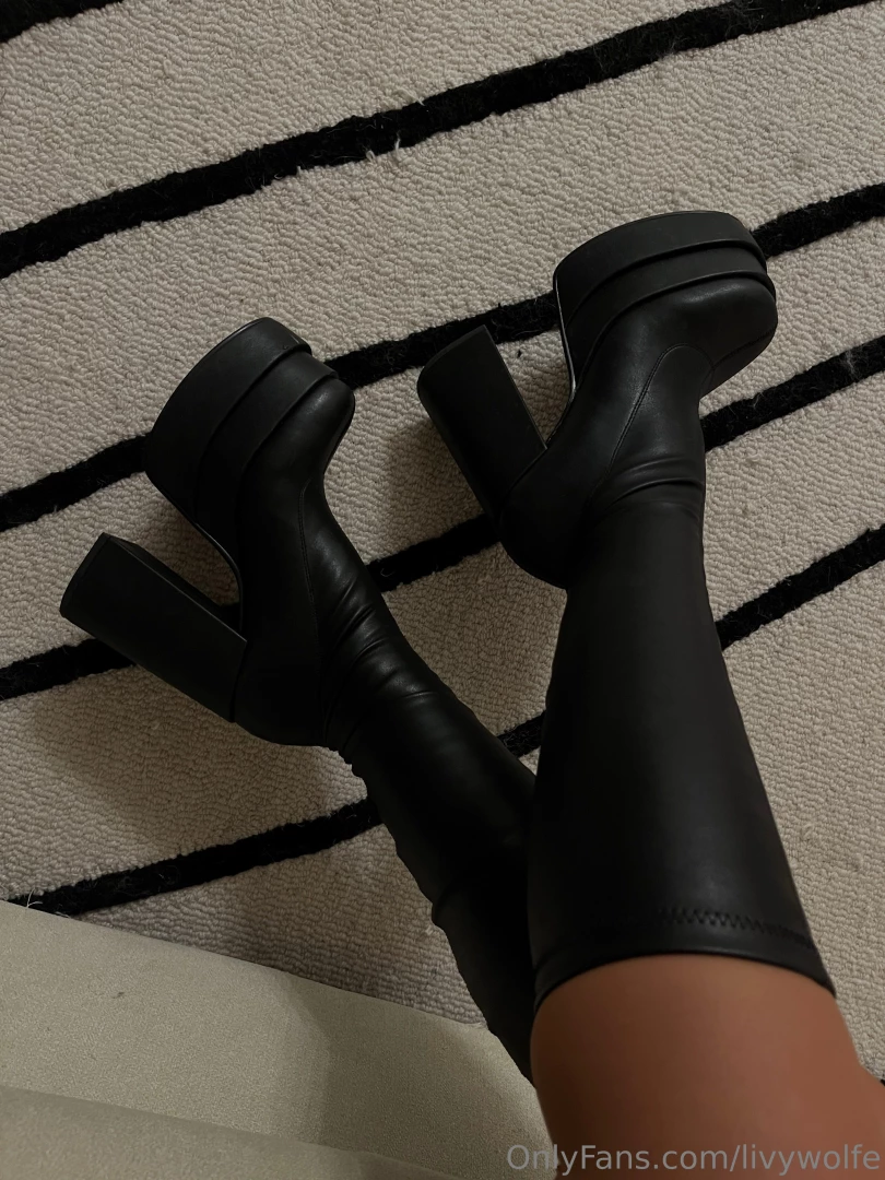 Where are my sexy heel fans at 