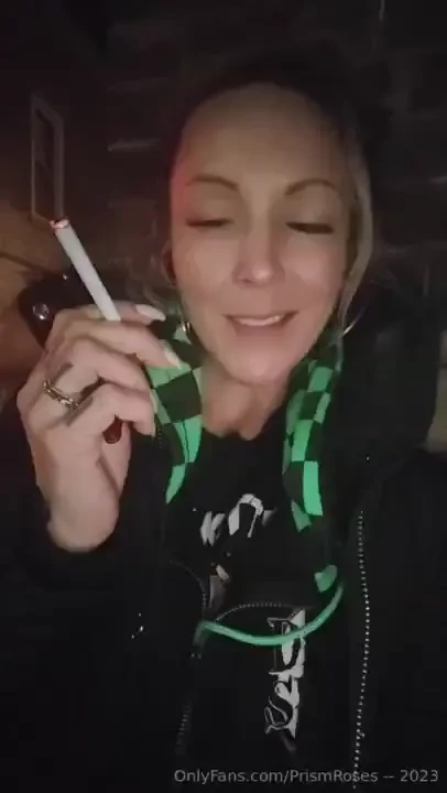 Smoking while the kids finish their dinner 
