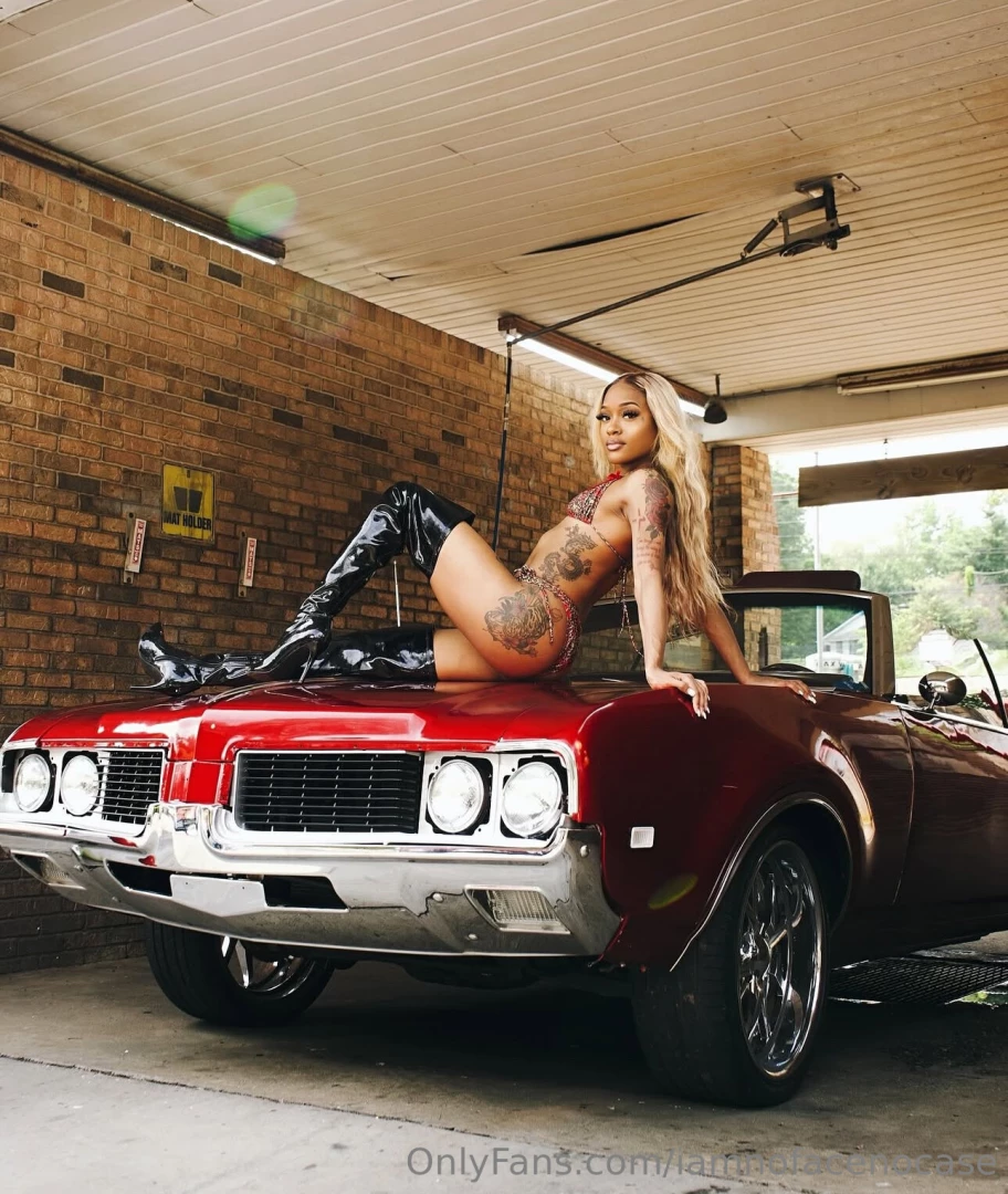 Nunu wit da good coochie pulled up on me and creamed all over this 