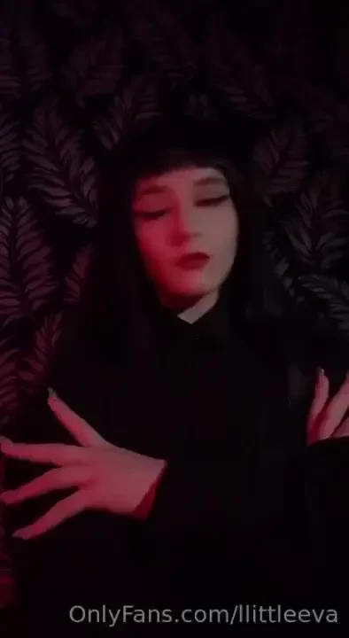 Hmmm maybe i should dye my hair black what do you think 