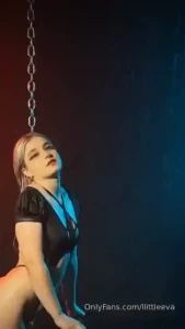_to be graceful and sexy at the same time_ _to be ideological and