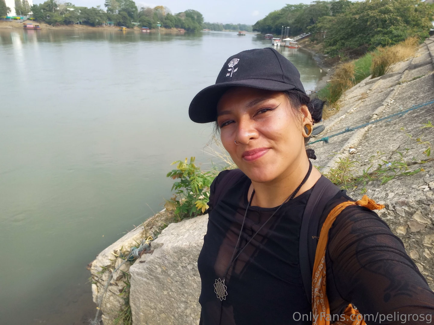 Estoy en colombia rumbo al mar caribe 