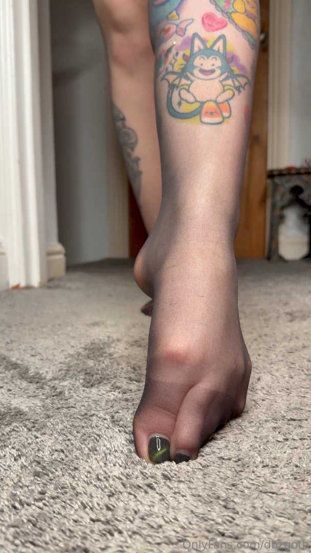 Nylons i heard you love them 