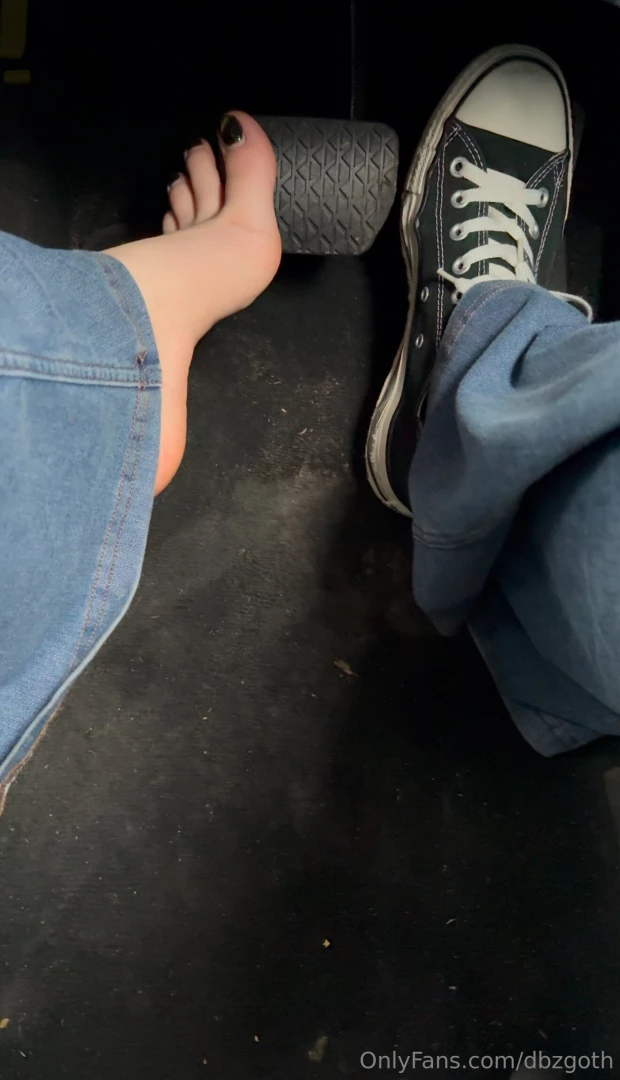 2 min video driving in my converse and slipping one shoe and sock of 