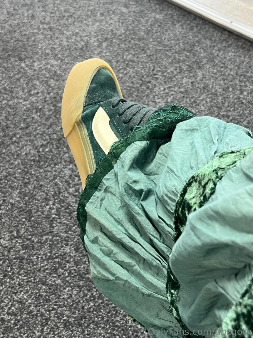 When it s summery and you wear a skirt but skate shoes are life 