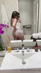 Hawaiian buttcheeks