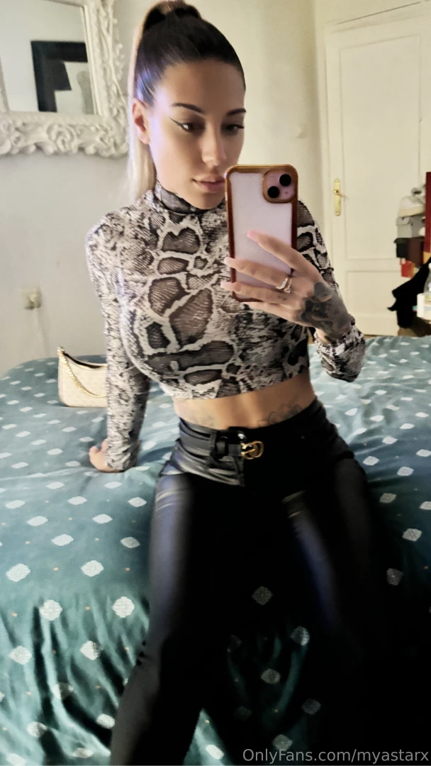 Today i feel like going out to eat something delicious are you coming 