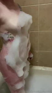 A little sexy bubble tease for ya