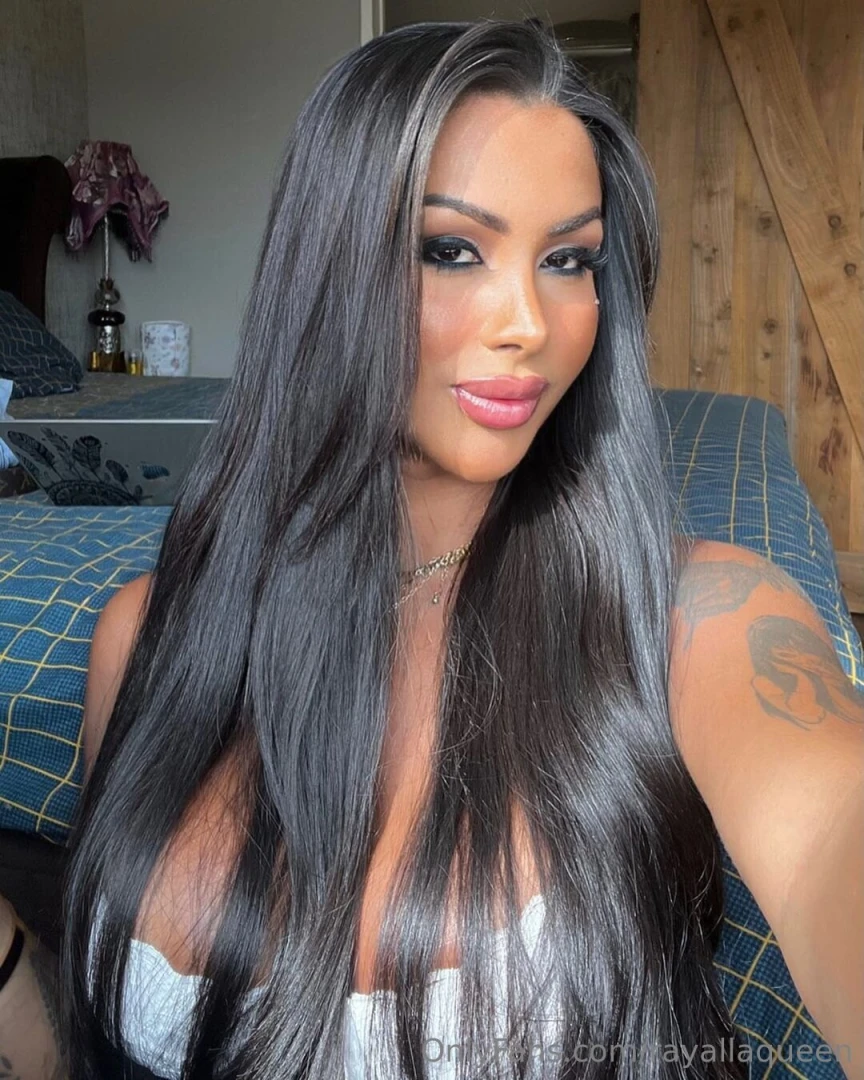 My hot bigcock ts friend carolinemuniz waiting you with very love and part 2 