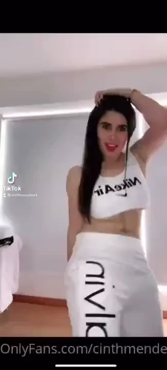 Les gusta en el vip sigo bailando pero sin ropita they like in the vip 