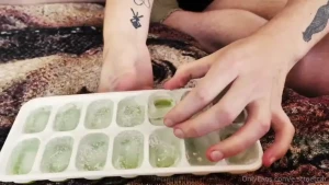 Have you gotten to see ellyclutch amp i s new video where it s so hot
