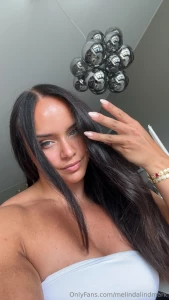 Make sure you pull my hair from behind no need to be gentle