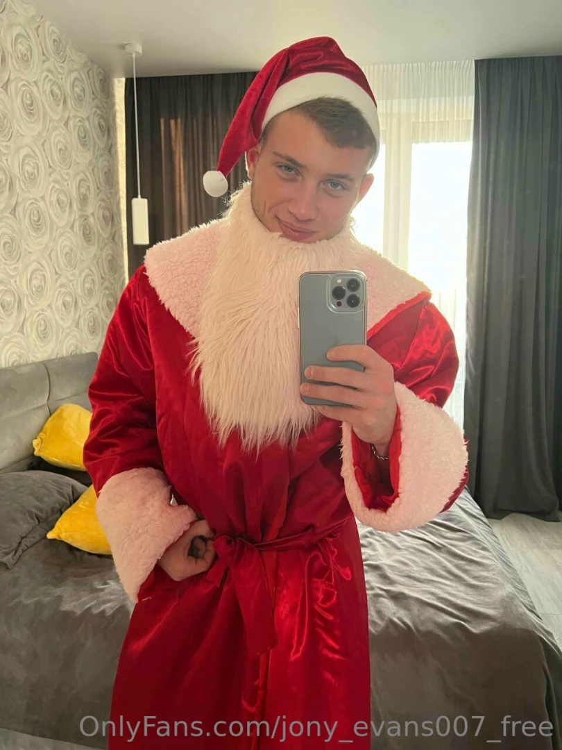 U remember my x-mas suit in the past how about about seeing me ever 