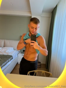 How many likes is my abs worthy just put one to make me smile please