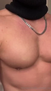 U like it when i show u more of my hot body in motion - my muscles my