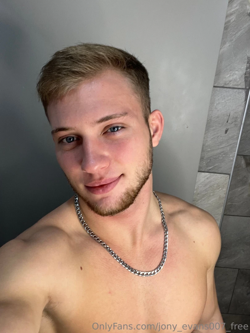 Hottie i am missing u too cheer up and open up my last message i send 