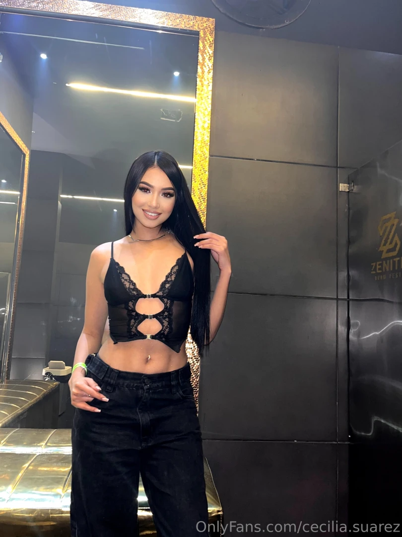 Keep this photo between us or don t 