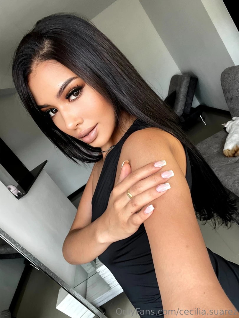 That good girl moment doesn t last long 