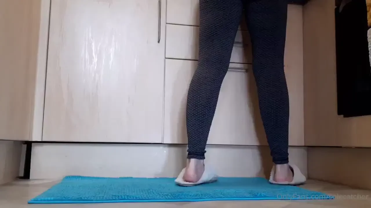 Watch a milf at work cooking and cleaning in tight leggings and part 2 