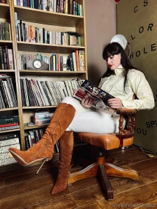 Happy monday my filthy friends as a kinky goddess my life is very busy