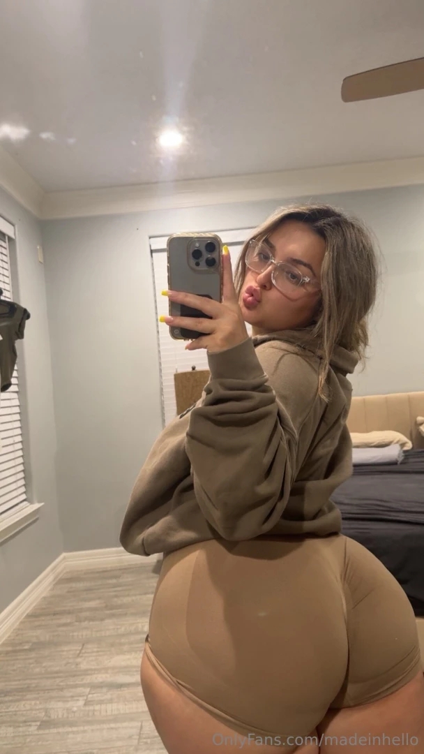 Bend me over and take my shorts off plz 