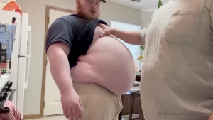 So glad brawnycub got to play with this belly