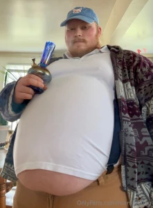 Fat stoner pig w hands free cum