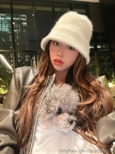 Do you guys have pets dm me the pet pics i ll rate them with hearts