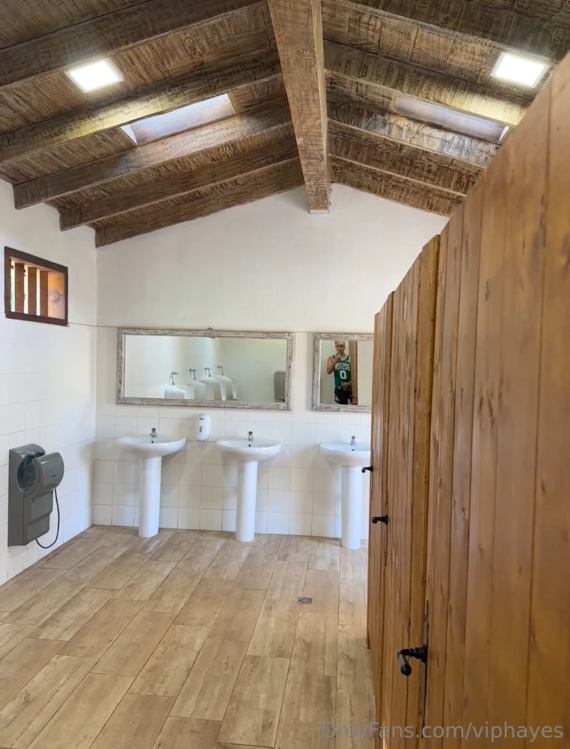 Omg so risky i couldn t help myself i was at a theme park after seeing 