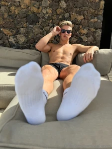 Let me help you unwind tonight sexyy i just sent you a message