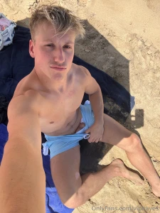 Fuck i m so horny i love sunday mornings check those dm s babe got part 1